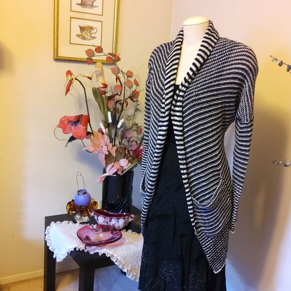 NWT LINEA DOMANI Women’s Black White Lightweight Long Sleeve Knit Cardigan - Picture 4 of 6